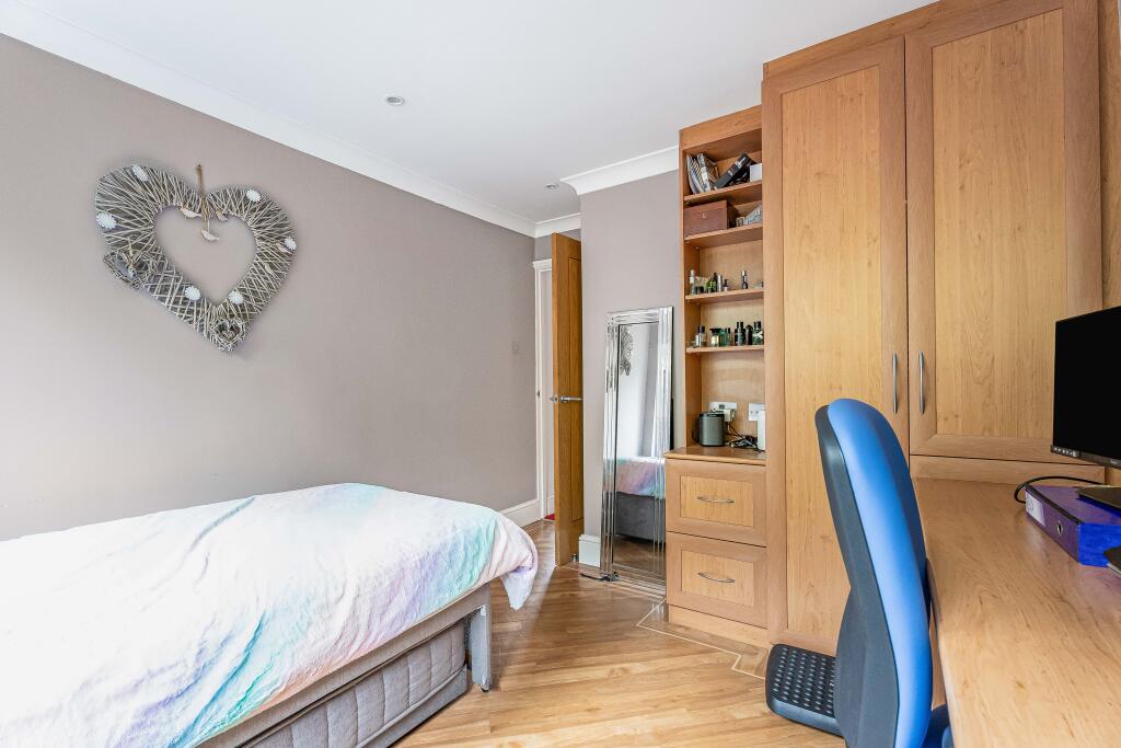 Additional image 16 of Great North Road, Welwyn, AL6