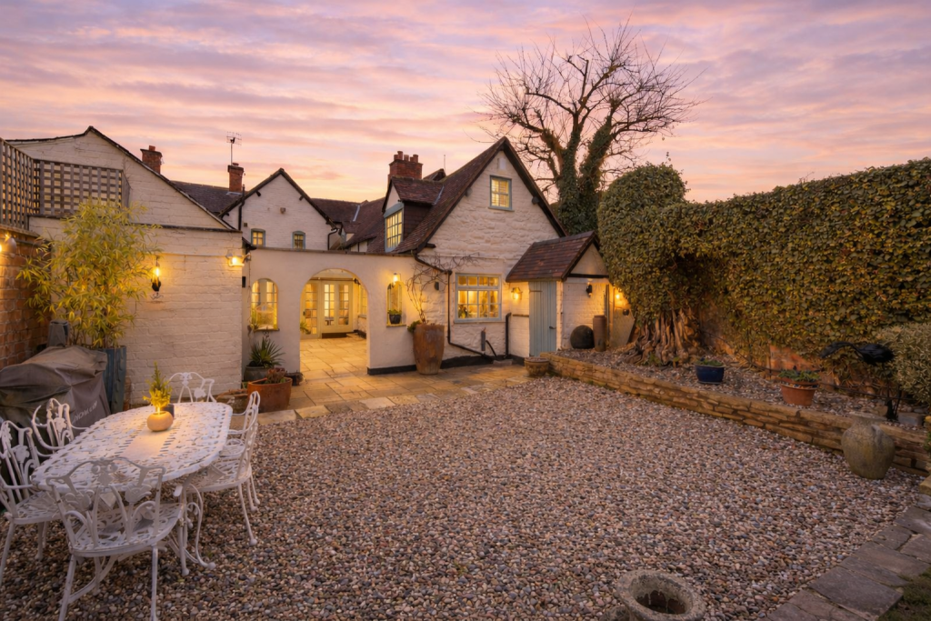 Avonbury House,  High Street, Bidford-on-Avon B50 4BU