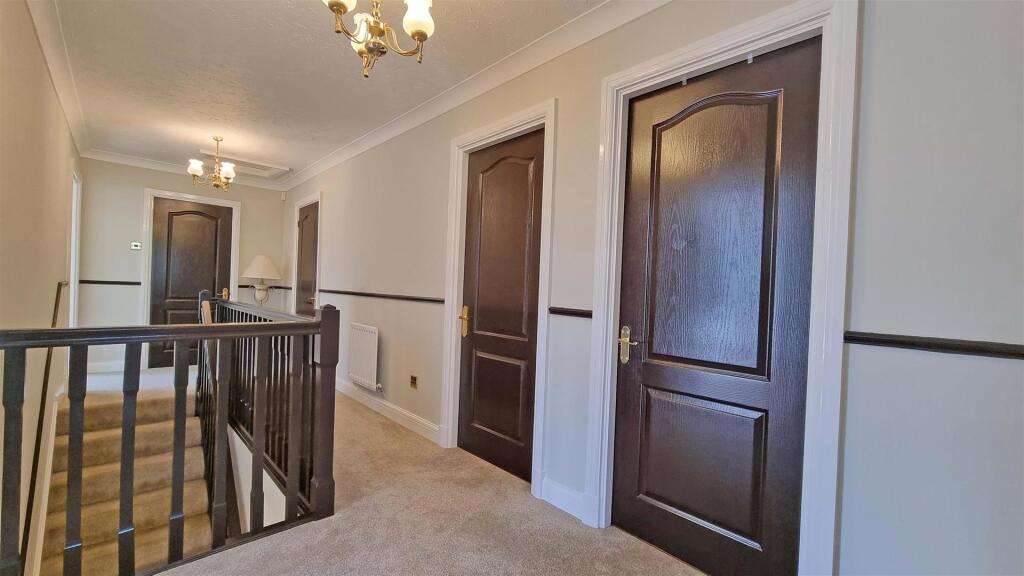 Additional image 8 of Hollywood Lane, Hollywood