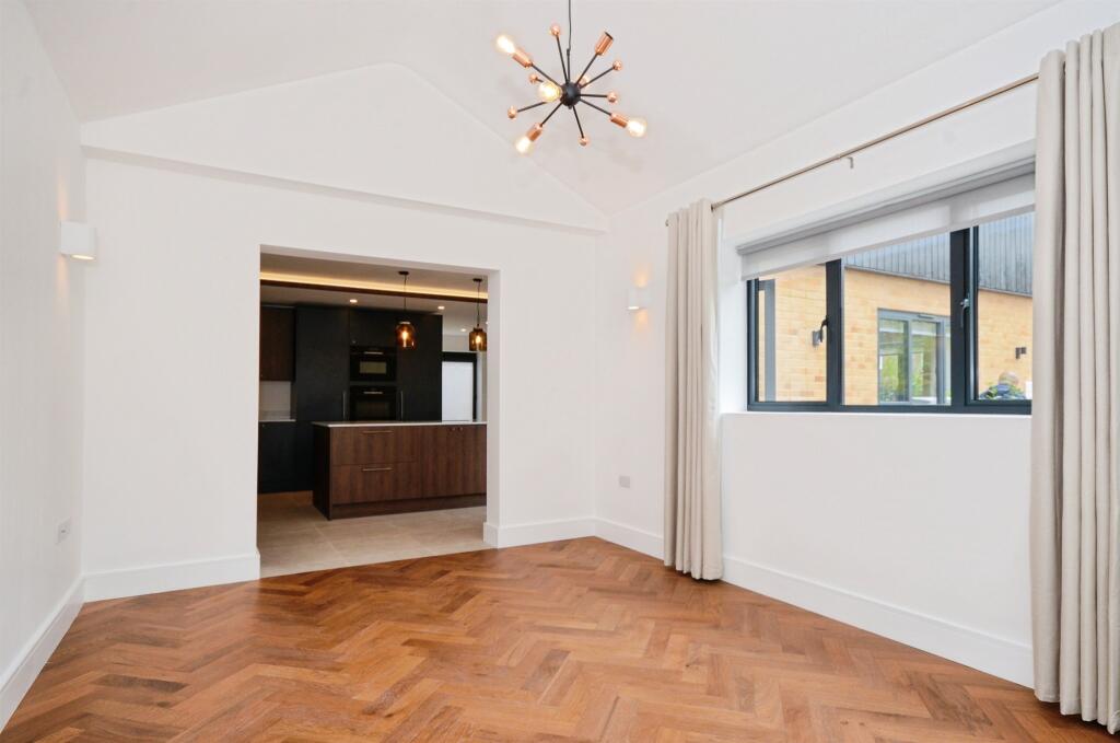 Additional image 10 of Wildwood Avenue, Bricket Wood, St. Albans