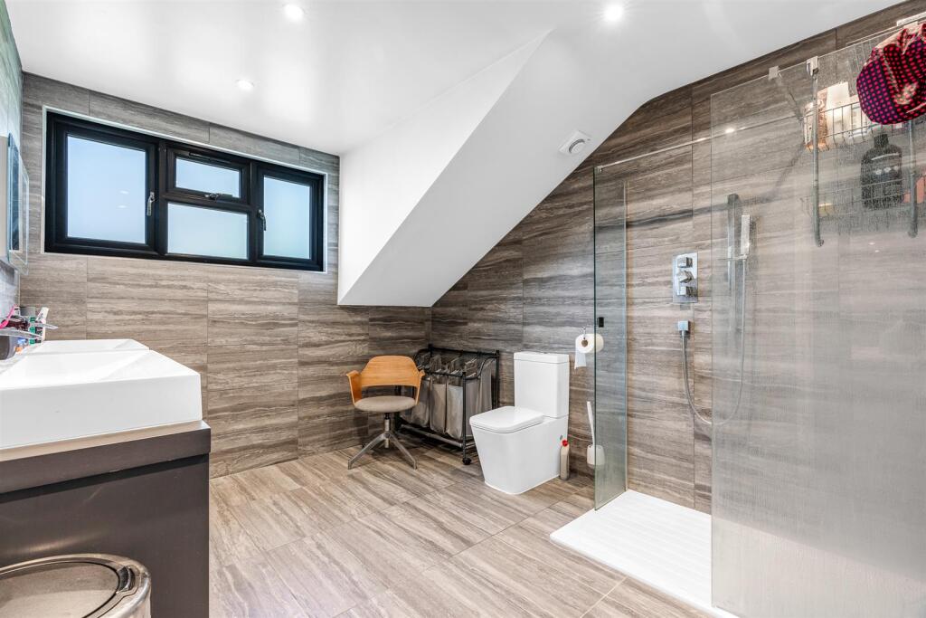 Additional image 20 of Canonsfield Road, Welwyn