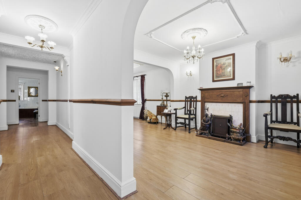 Additional image 2 of Mount Drive, Park Street, St. Albans