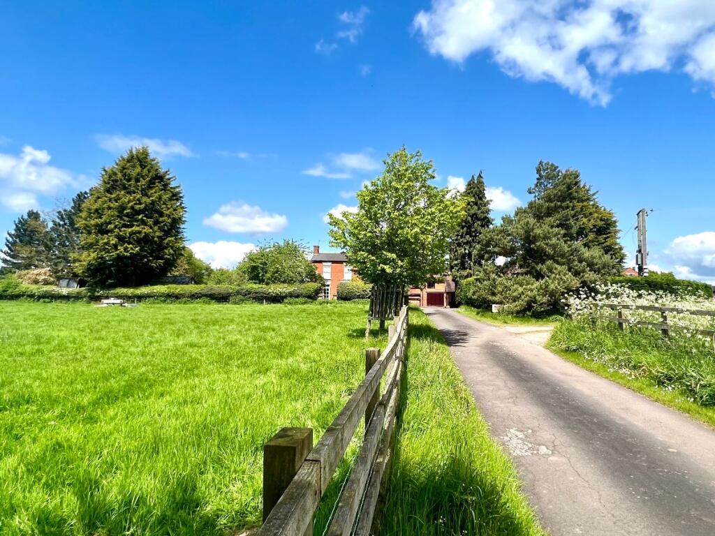 Additional image 7 of Room at Park Farm, Kidderminster Road, Dodford, Bromsgrove