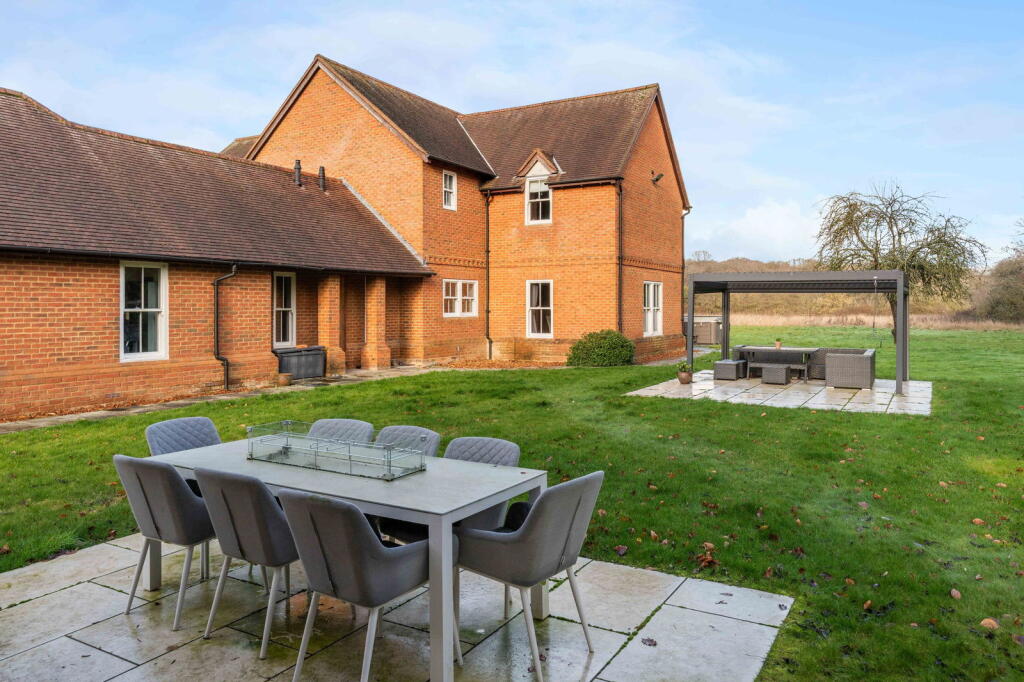 Additional image 41 of Pottersheath Road, Welwyn, AL6 9SY