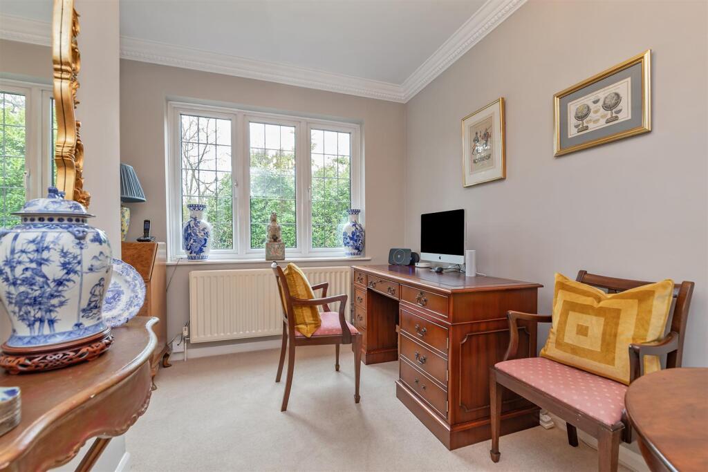 Additional image 17 of Kentish Lane, Brookmans Park