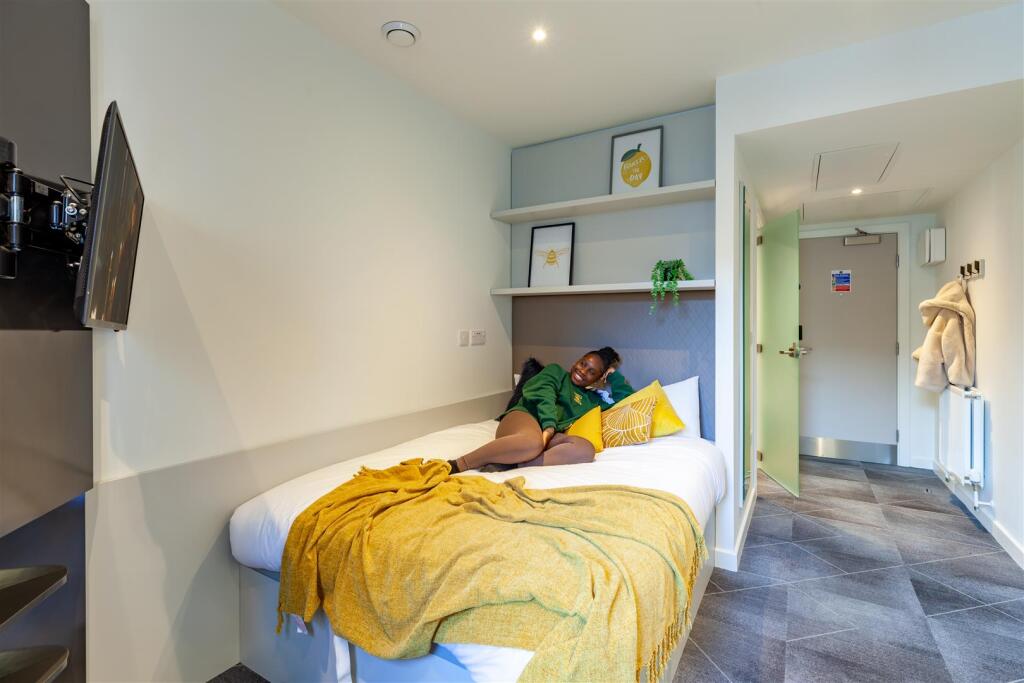 Additional image 38 of Birmingham | Student | September