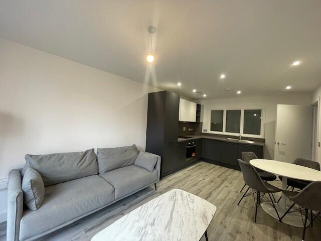 25 Cliveland Street, B19