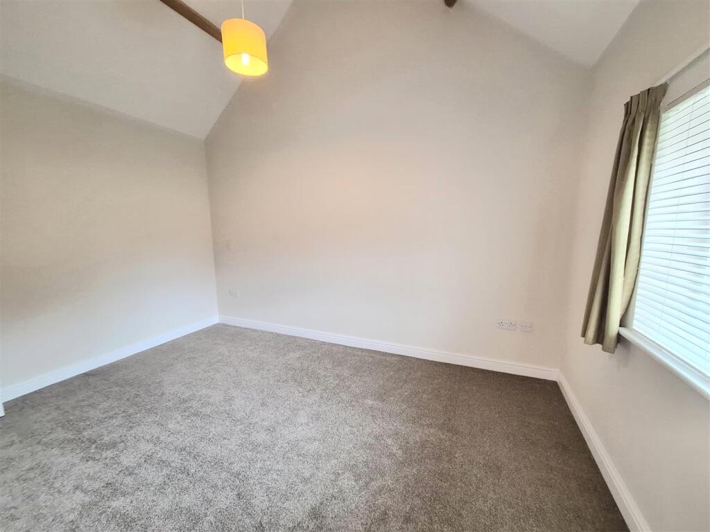 Additional image 11 of Lower Woodside Farm, Westfield, Brookmans Park