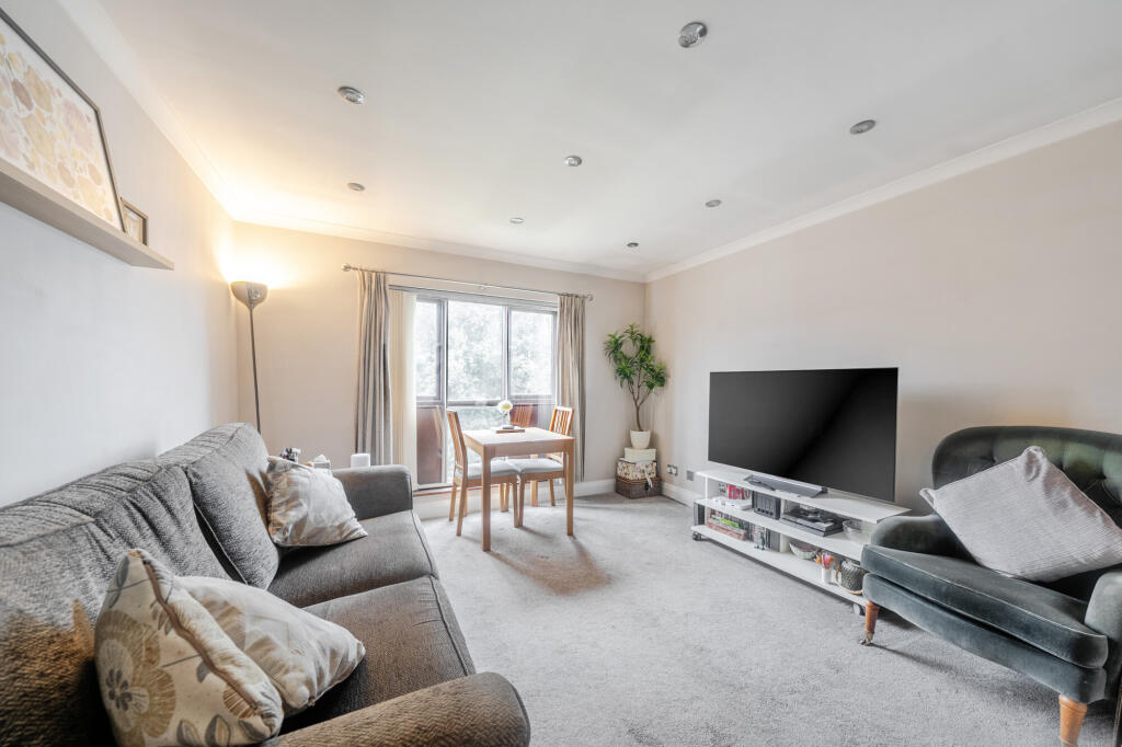 Additional image 2 of Pearces Walk, St. Albans, AL1