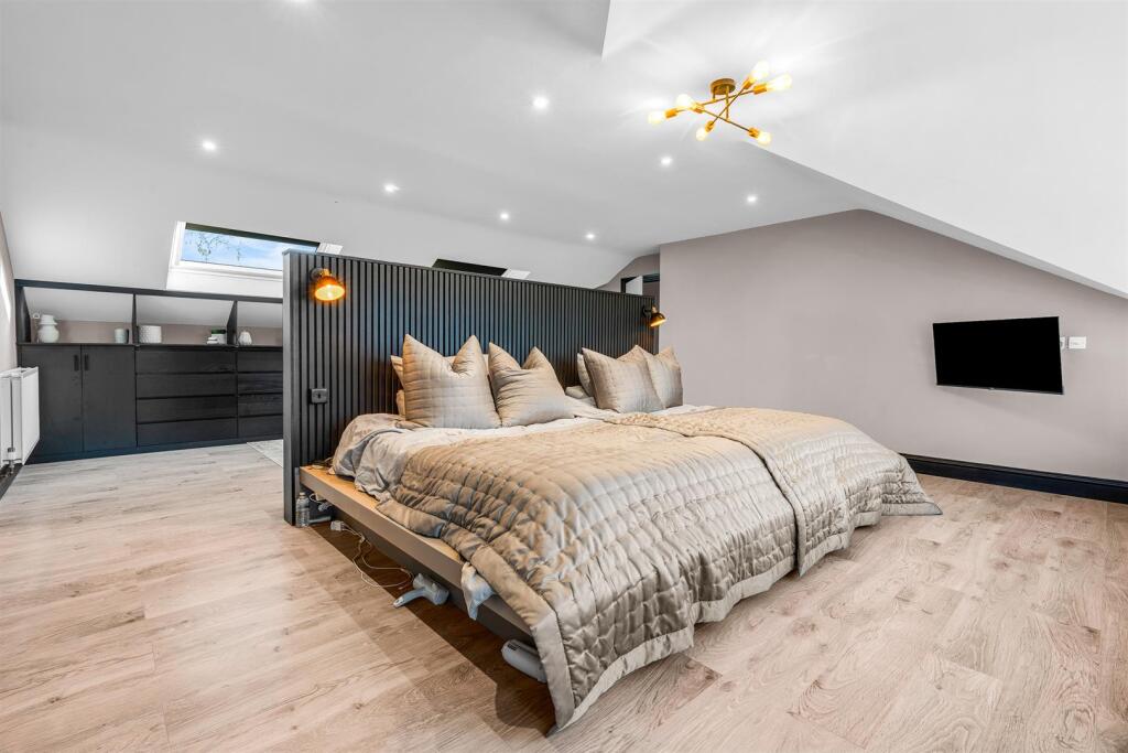 Additional image 19 of Canonsfield Road, Welwyn