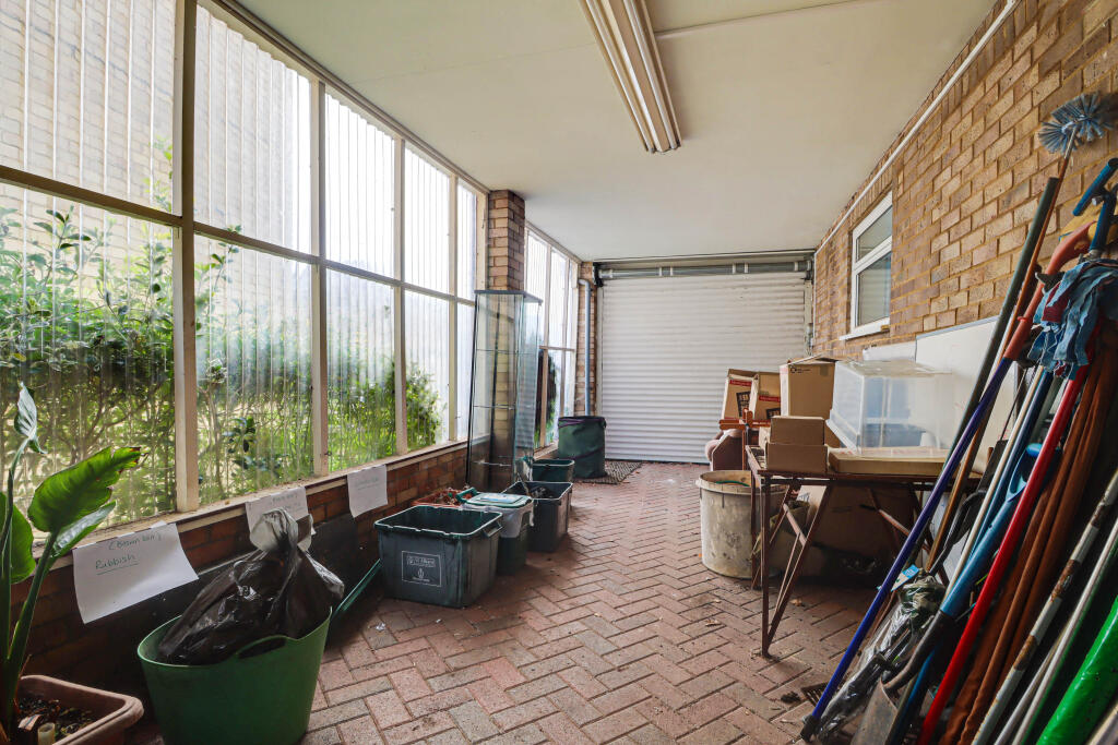 Additional image 20 of Ridgewood Drive, Harpenden, Hertfordshire, AL5