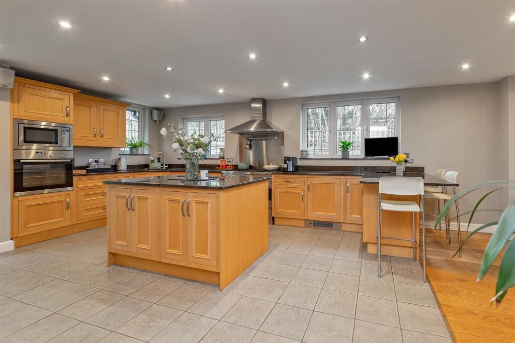 Additional image 7 of Kentish Lane, Brookmans Park