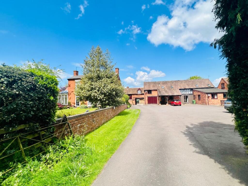Additional image 5 of Room at Park Farm, Kidderminster Road, Dodford, Bromsgrove