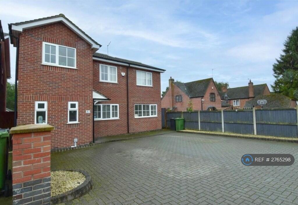 The Retreat, Bromsgrove, B61