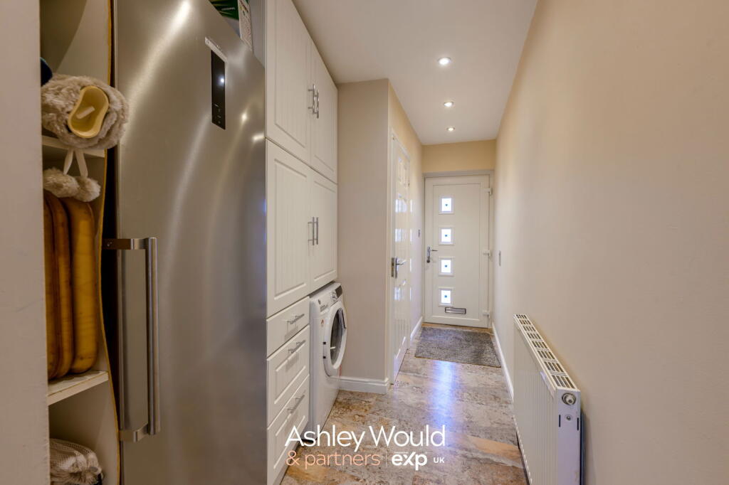 Additional image 12 of Oak Tree Crescent, Halesowen, B62 9DA