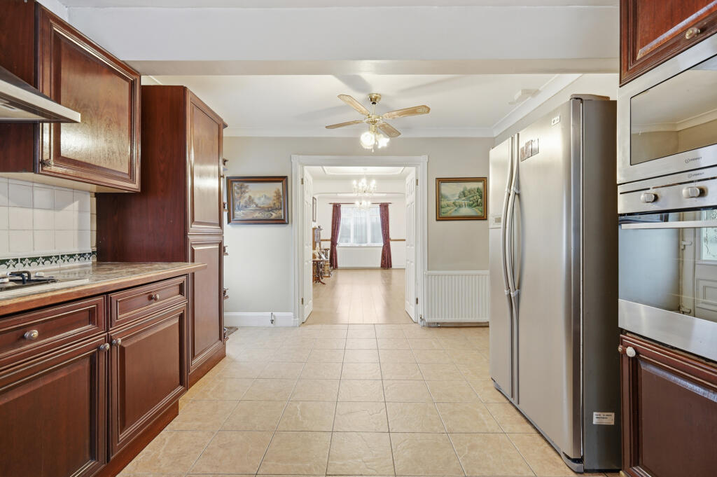 Additional image 12 of Mount Drive, Park Street, St. Albans