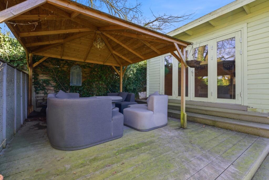 Additional image 16 of Conquerors Hill, Wheathampstead, St. Albans, Hertfordshire, AL4