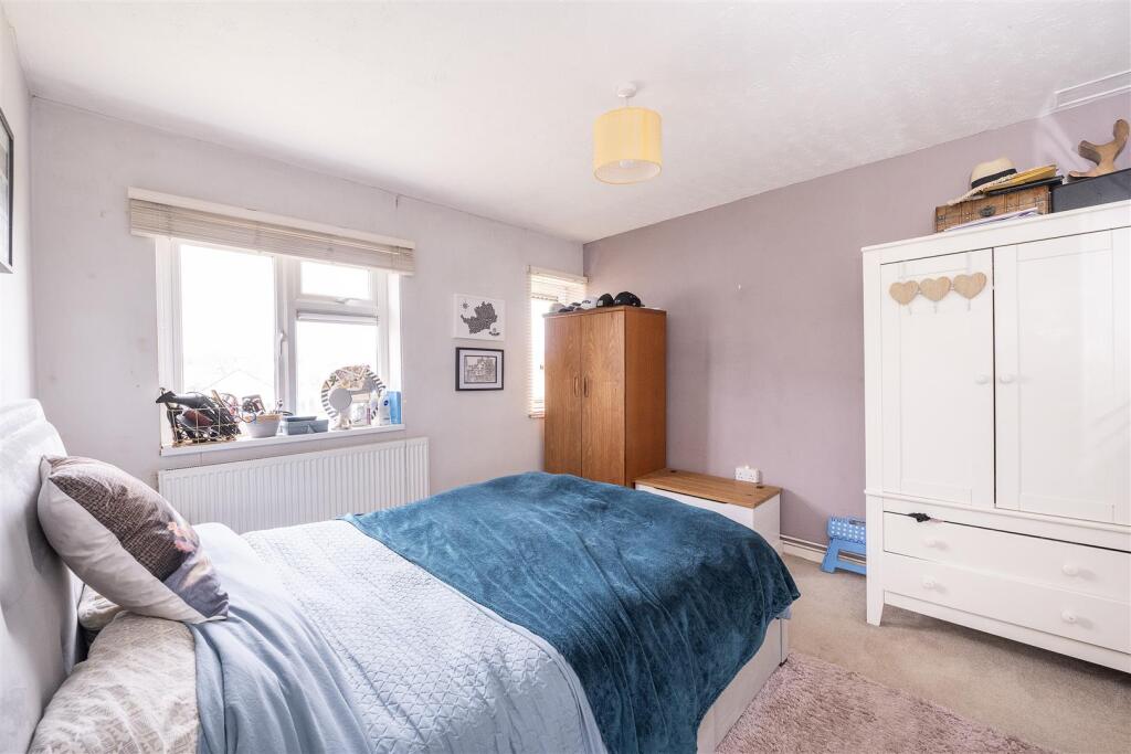 Additional image 7 of Pickford Hill, Harpenden