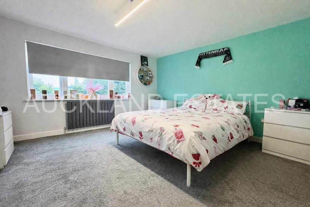 Additional image 13 of Swanland Road, Brookmans Park