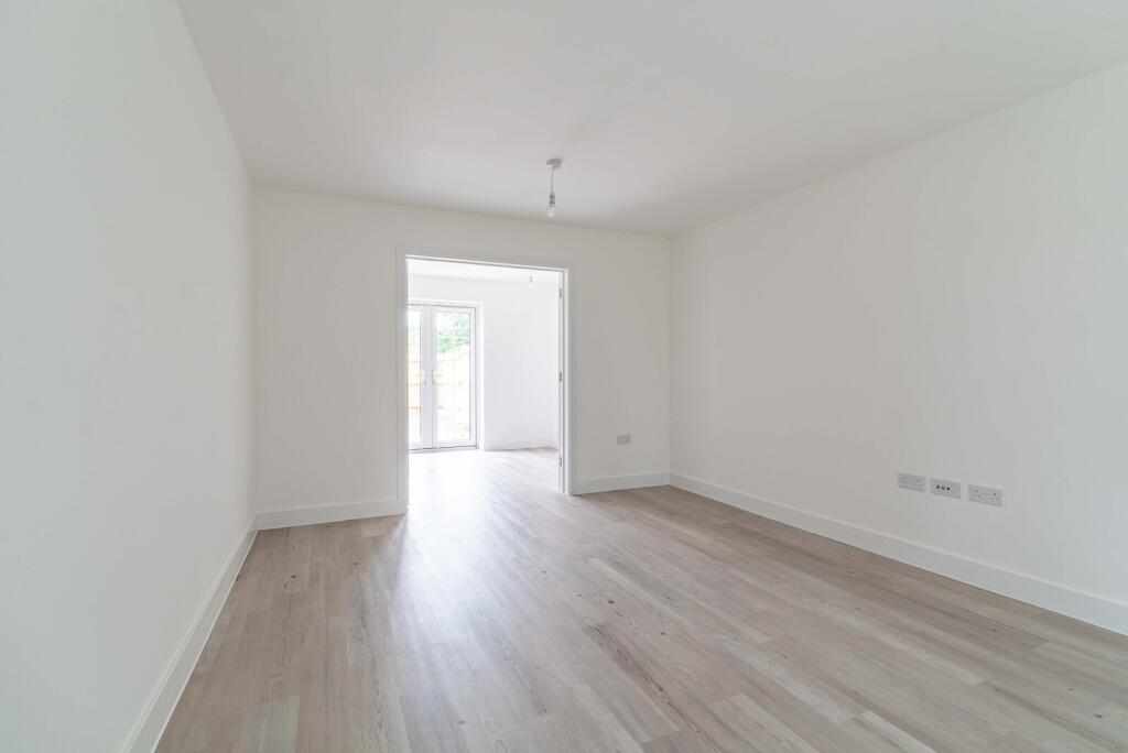 Additional image 8 of Cane Drive, Hanstead, Bricket Wood, St. Albans, Hertfordshire, AL2