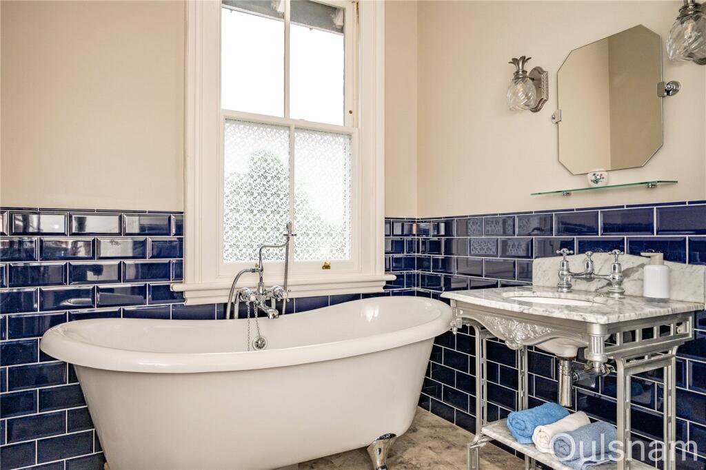 Additional image 33 of South Crescent, Bromsgrove, Worcestershire, B60