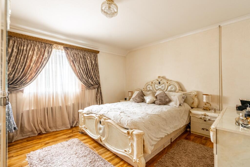 Additional image 5 of Dellfield, St. Albans, Hertfordshire, AL1