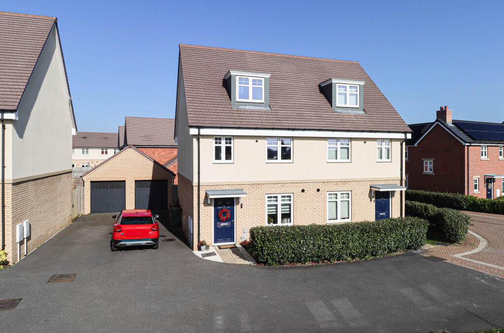 Falcon Way, St Albans, AL4