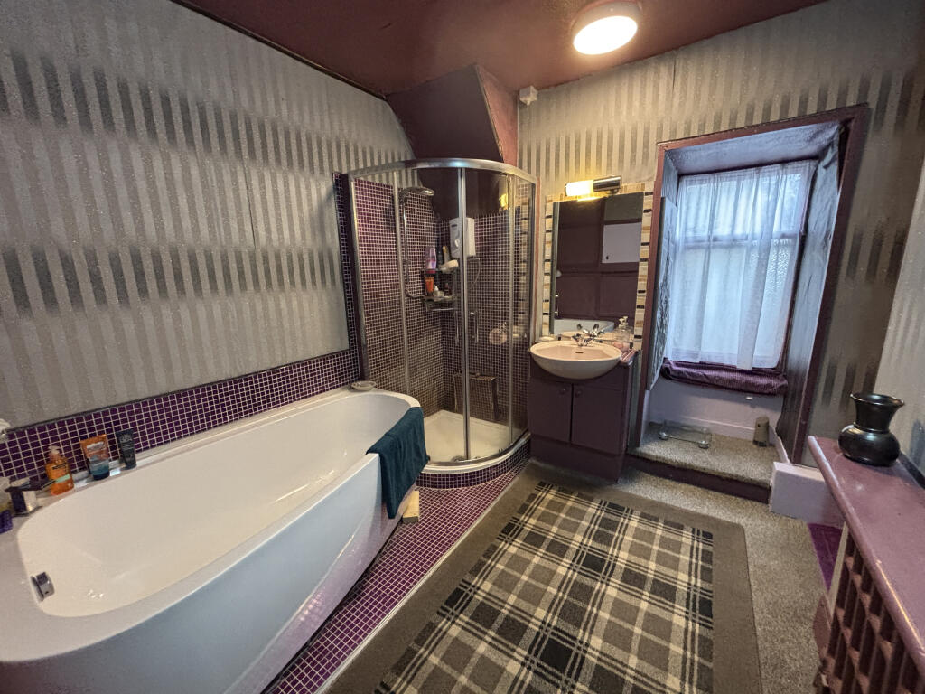 Additional image 10 of 5 The Square