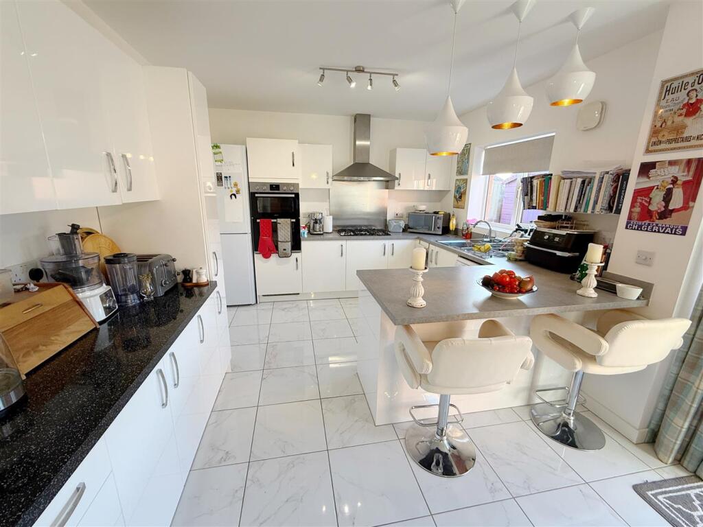 Additional image 4 of Damson Way, Bidford-On-Avon, Alcester