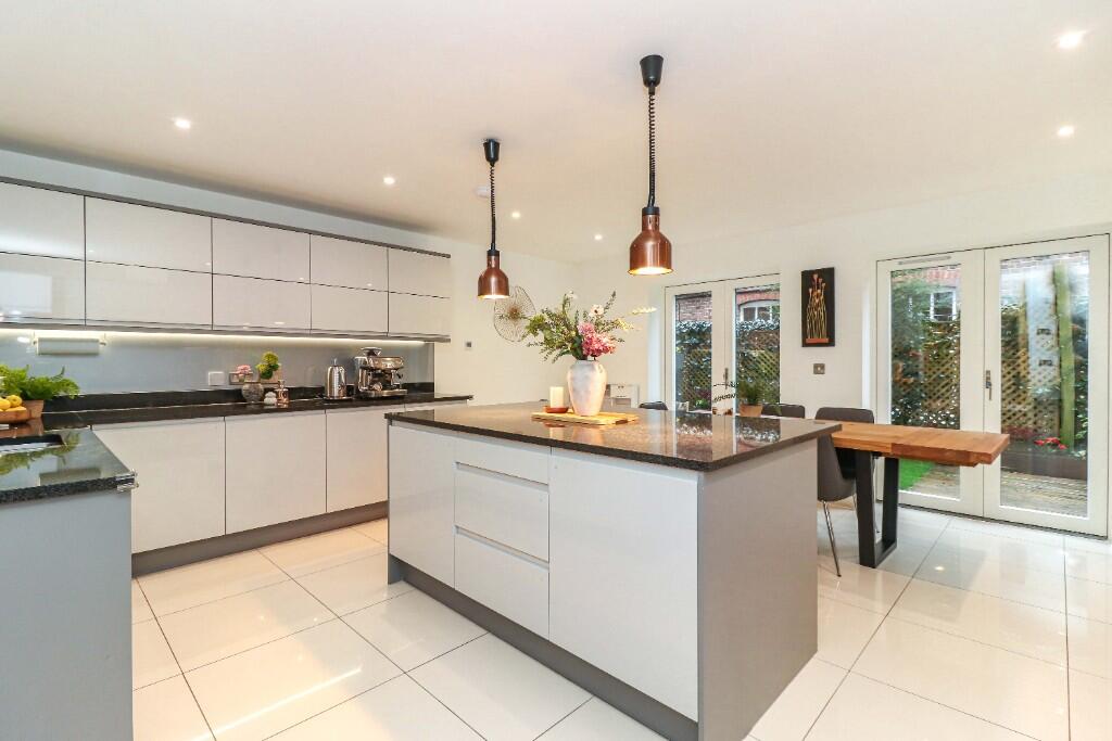 Additional image 15 of Oak Tree Gardens, St. Albans, Hertfordshire, AL1