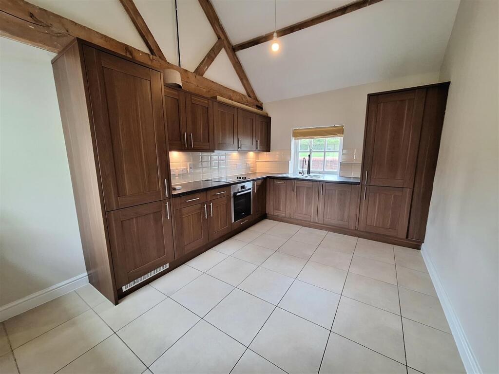 Additional image 8 of Lower Woodside Farm, Westfield, Brookmans Park