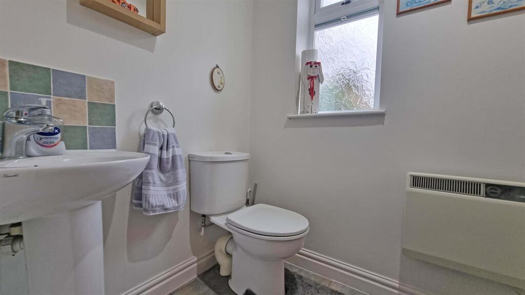 Additional image 8 of Douglas Road, Hollywood