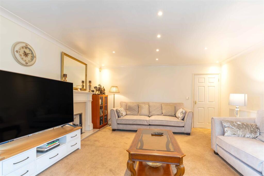 Additional image 4 of Daffodil Close, Hatfield