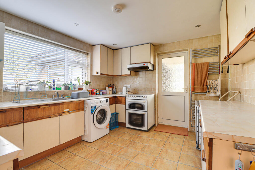 Additional image 3 of Ridgewood Drive, Harpenden, Hertfordshire, AL5