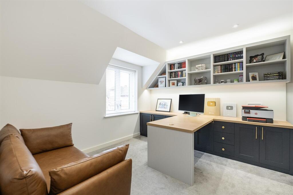 Additional image 7 of Gibbs Close, Harpenden