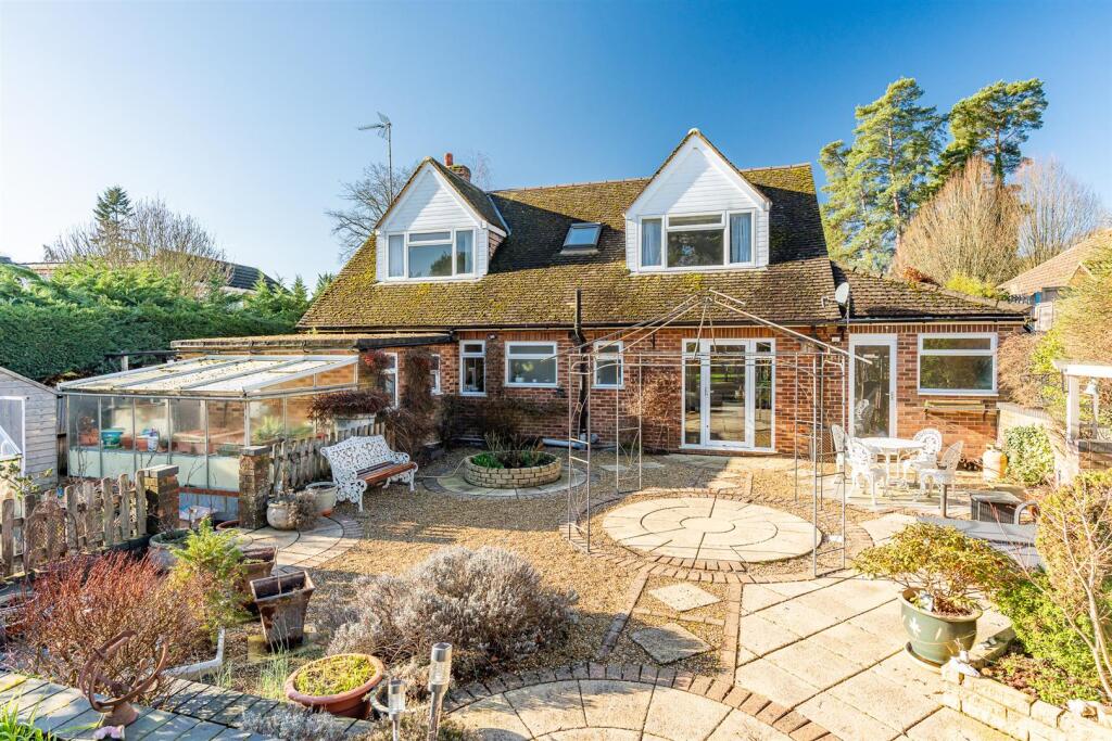 Additional image 33 of Canonsfield Road, Welwyn