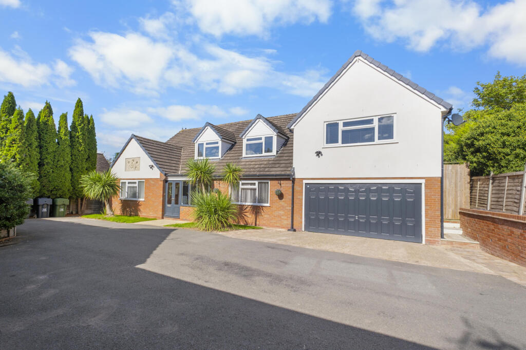 Hanbury Road, Stoke Heath, Bromsgrove B60 4LR