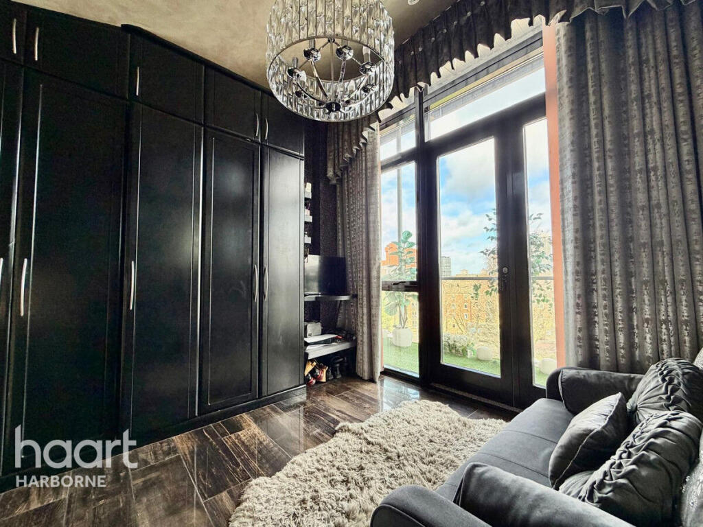 Additional image 11 of Luxury Apartment, Park Central