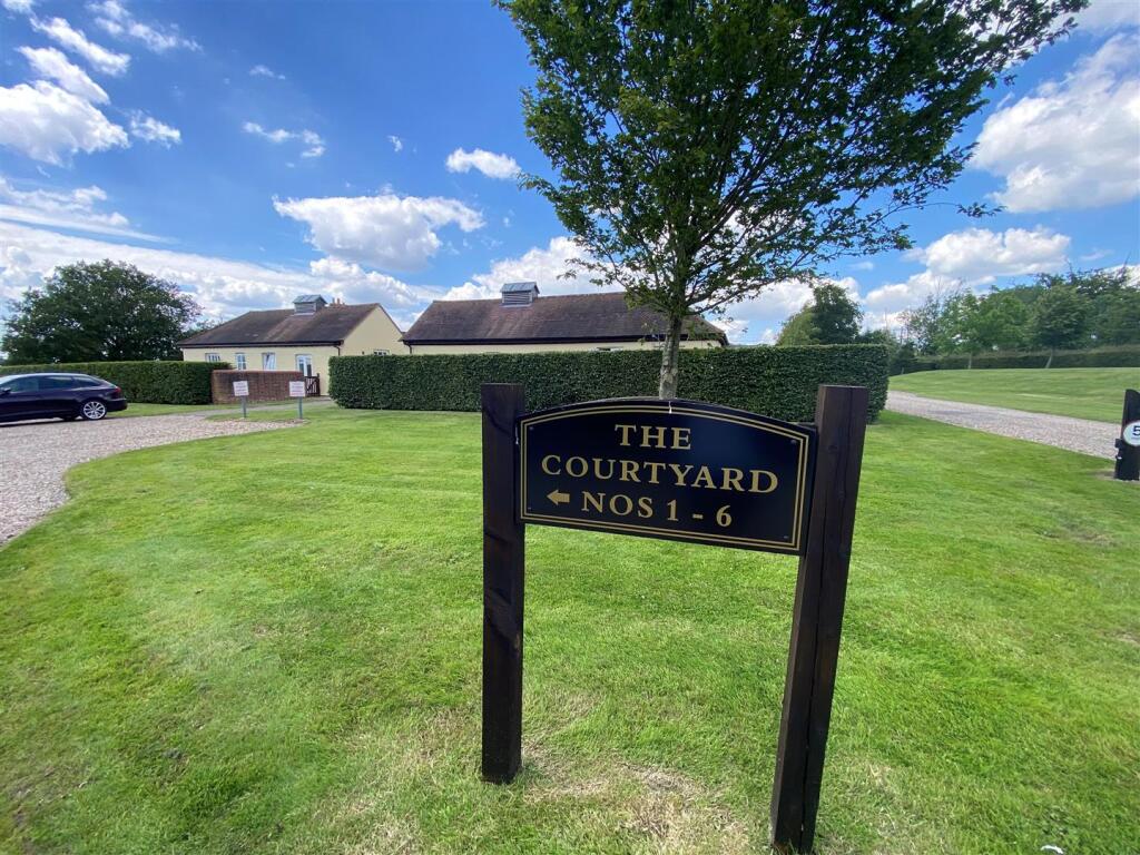 Lower Woodside Farm, Westfield, Brookmans Park