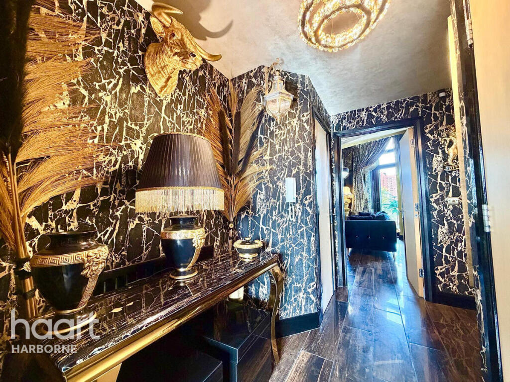 Additional image 12 of Luxury Apartment, Park Central