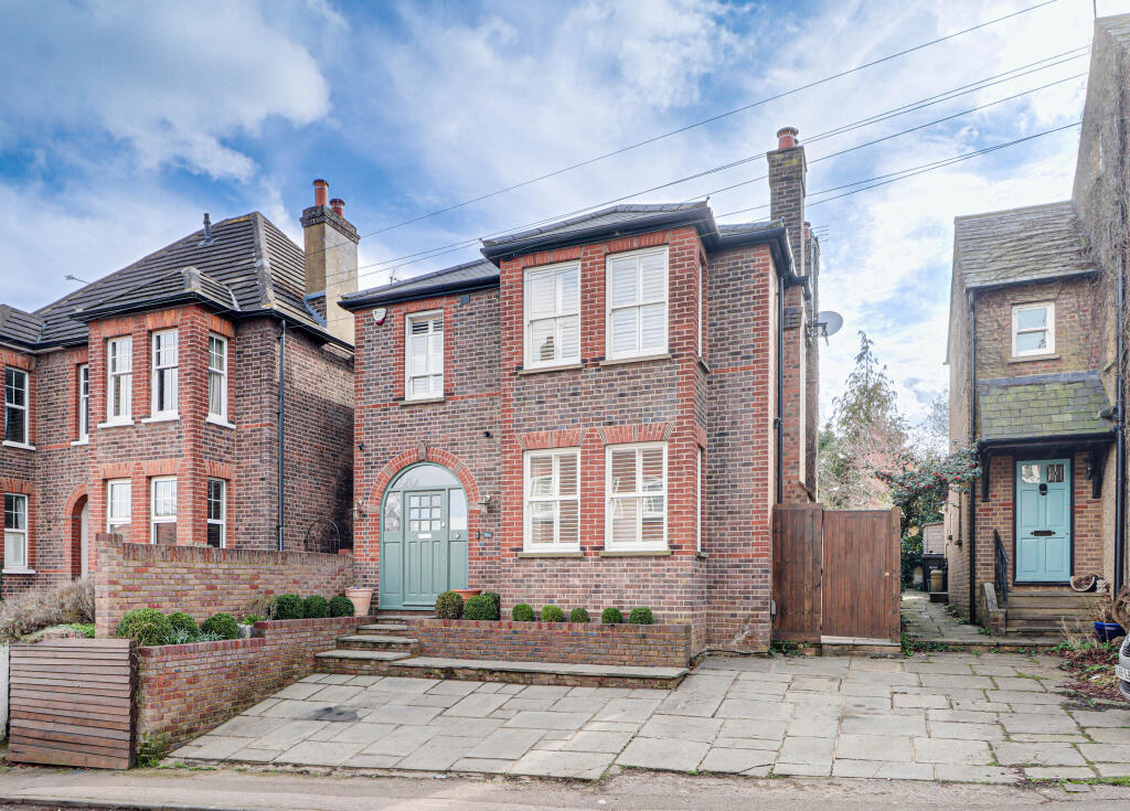 Cravells Road, Harpenden, Hertfordshire, AL5