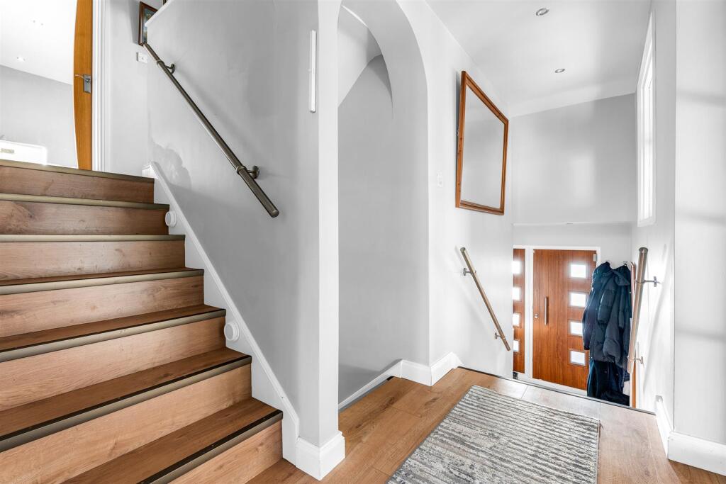 Additional image 3 of Canonsfield Road, Welwyn