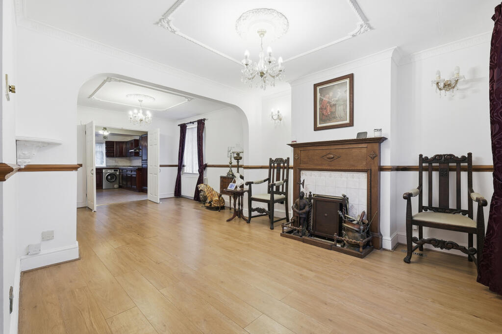 Additional image 8 of Mount Drive, Park Street, St. Albans