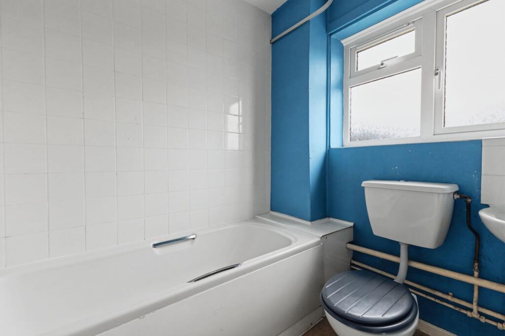 Additional image 5 of Seggs Lane, Alcester, B49