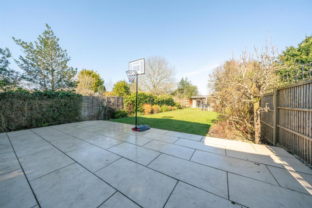 Additional image 35 of Ragged Hall Lane, St. Albans