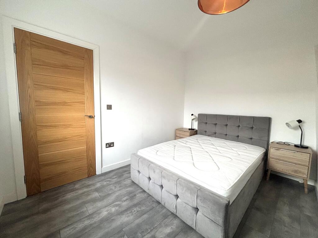 Additional image 2 of Equipoint, Yardley B25