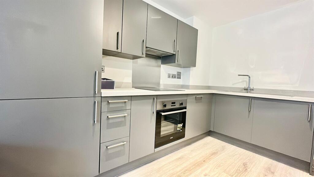 Additional image 23 of BRAND NEW APARTMENT- Boulevard Plaza, Birmingham, B5