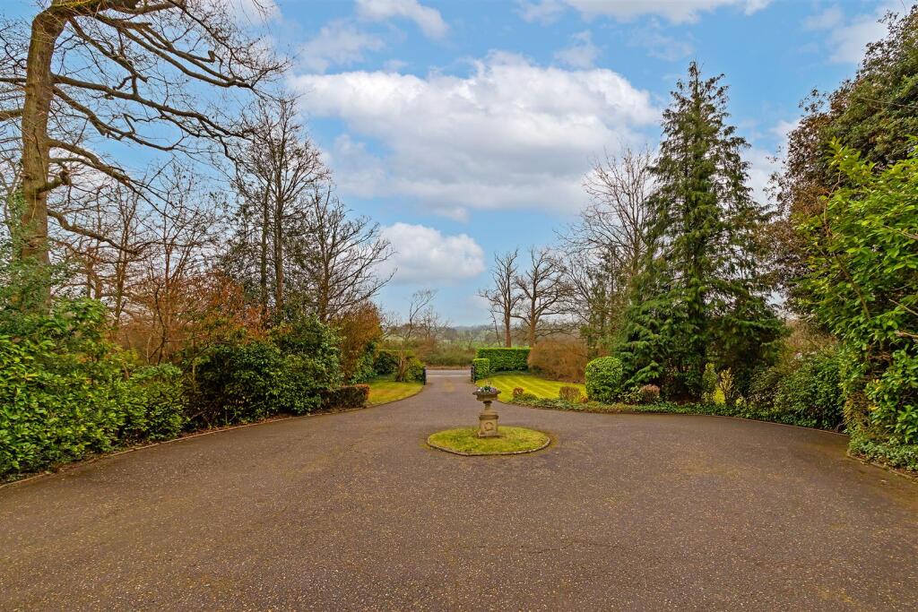 Additional image 4 of Kentish Lane, Brookmans Park