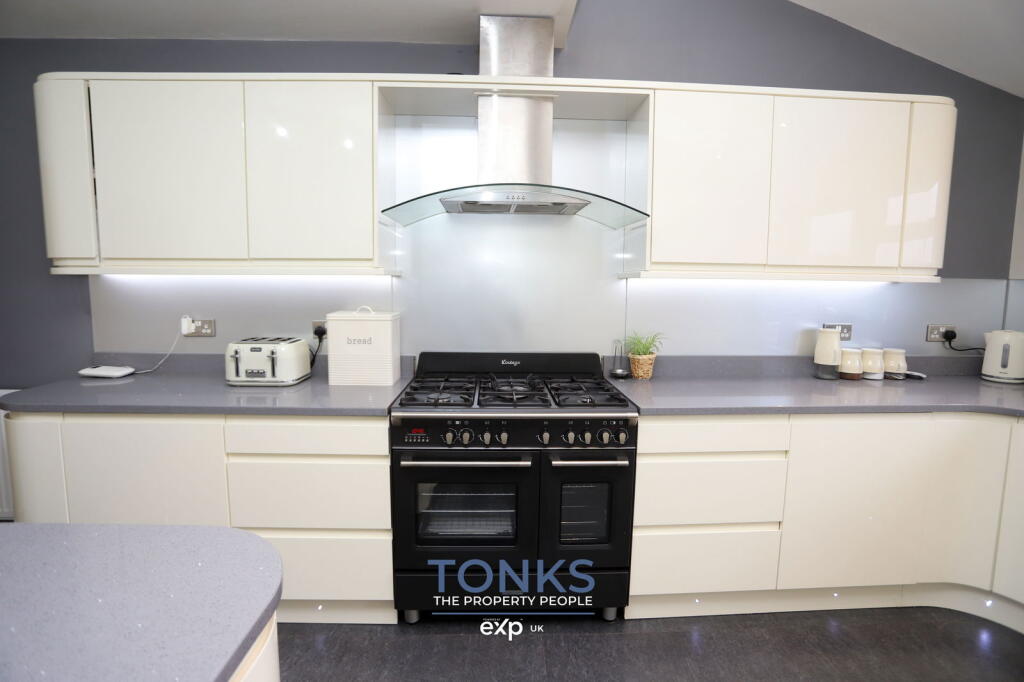 Additional image 12 of Carol Crescent, Halesowen, B63 3RP