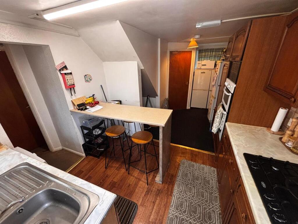 Additional image 6 of Robins Way, Hatfield